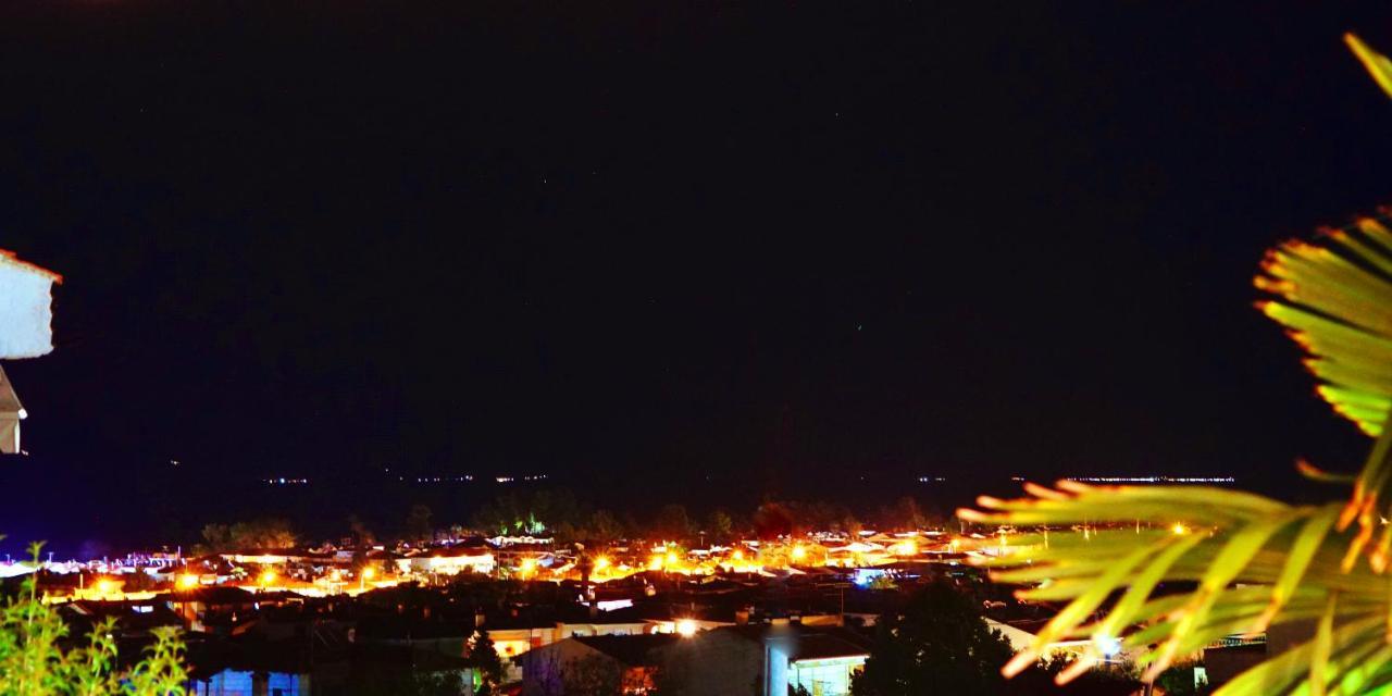 Pine & View Apartment Pefkochori Bagian luar foto