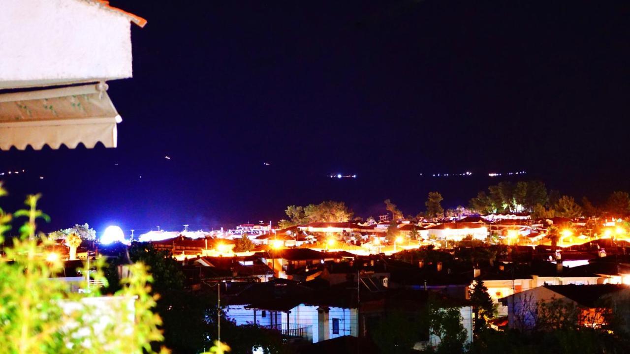 Pine & View Apartment Pefkochori Bagian luar foto